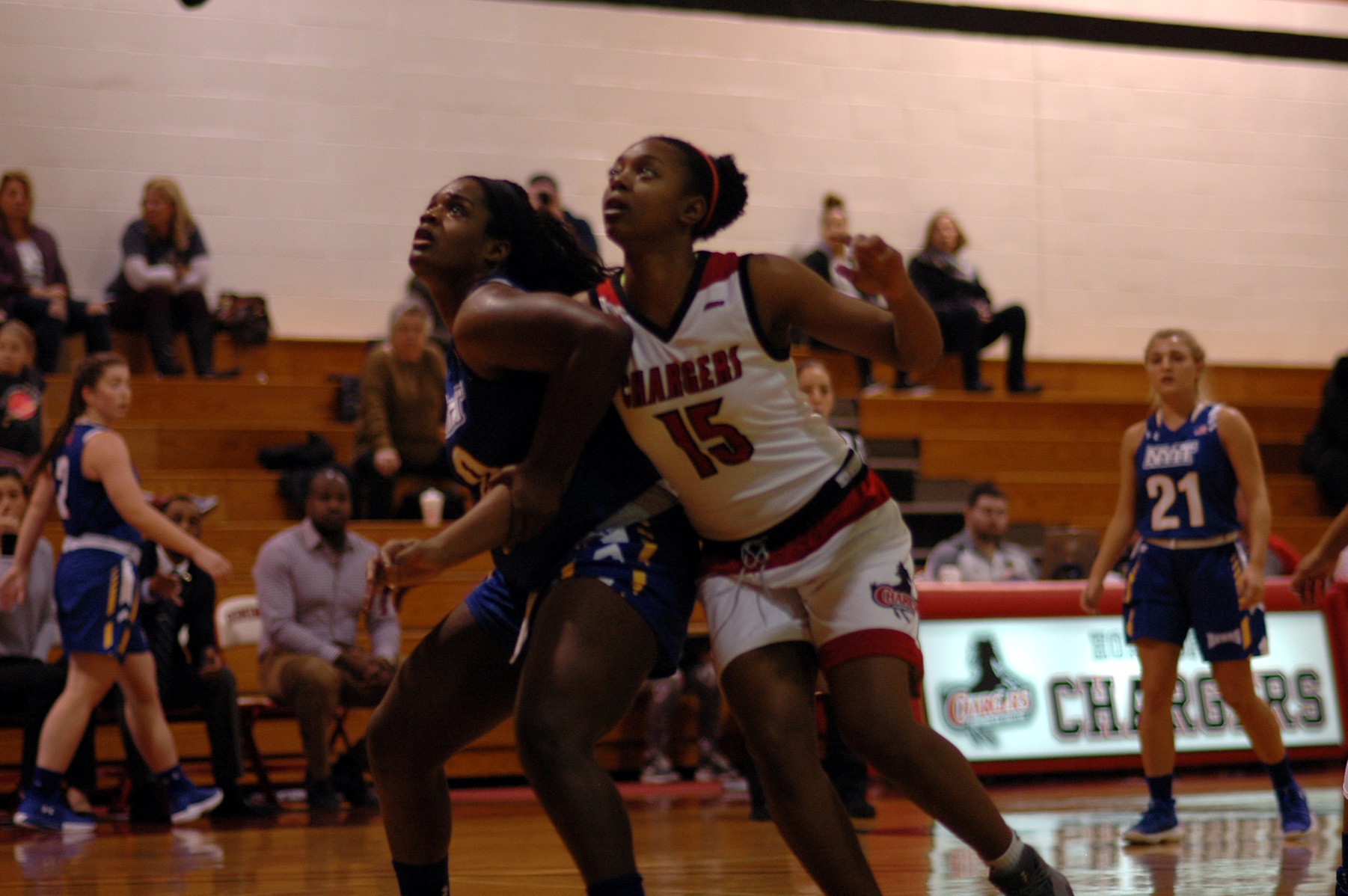 LADY CHARGERS REMAIN WINLESS AFTER LOSS TO QUEENS COLLEGE