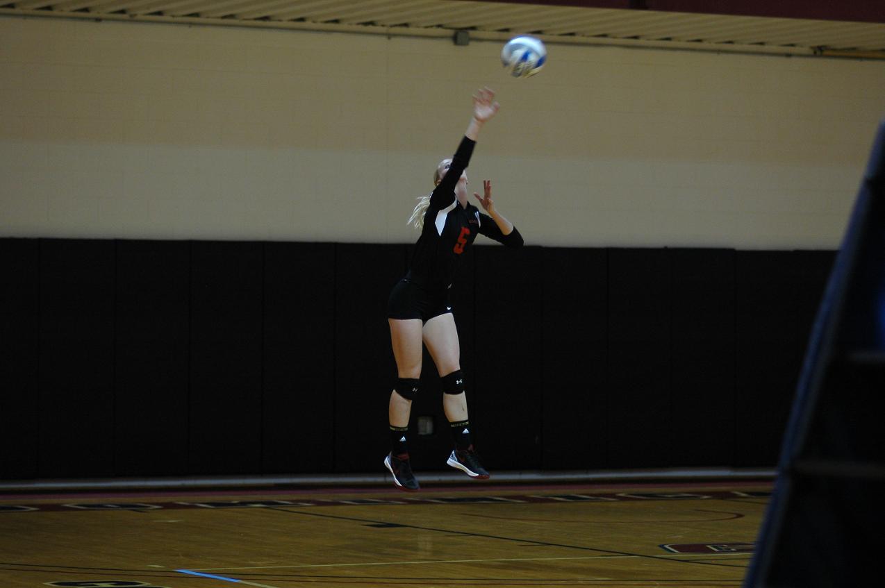 WOMEN'S VOLLEYBALL LOSES TWO AT RAIDER CLASSIC