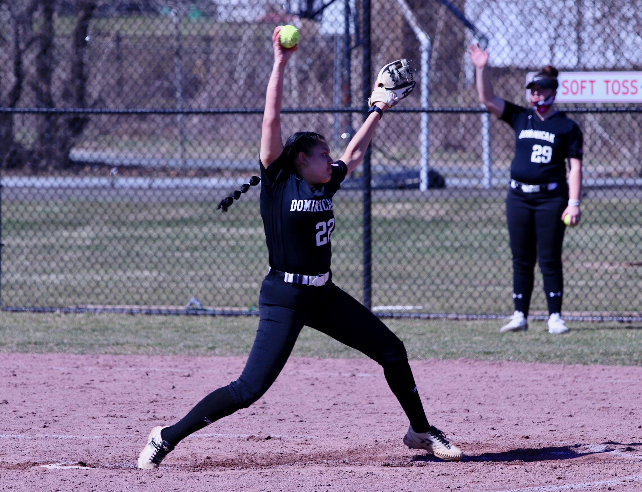 LADY CHARGERS SPLIT TWINBILL WITH CALDWELL UNIVERSITY