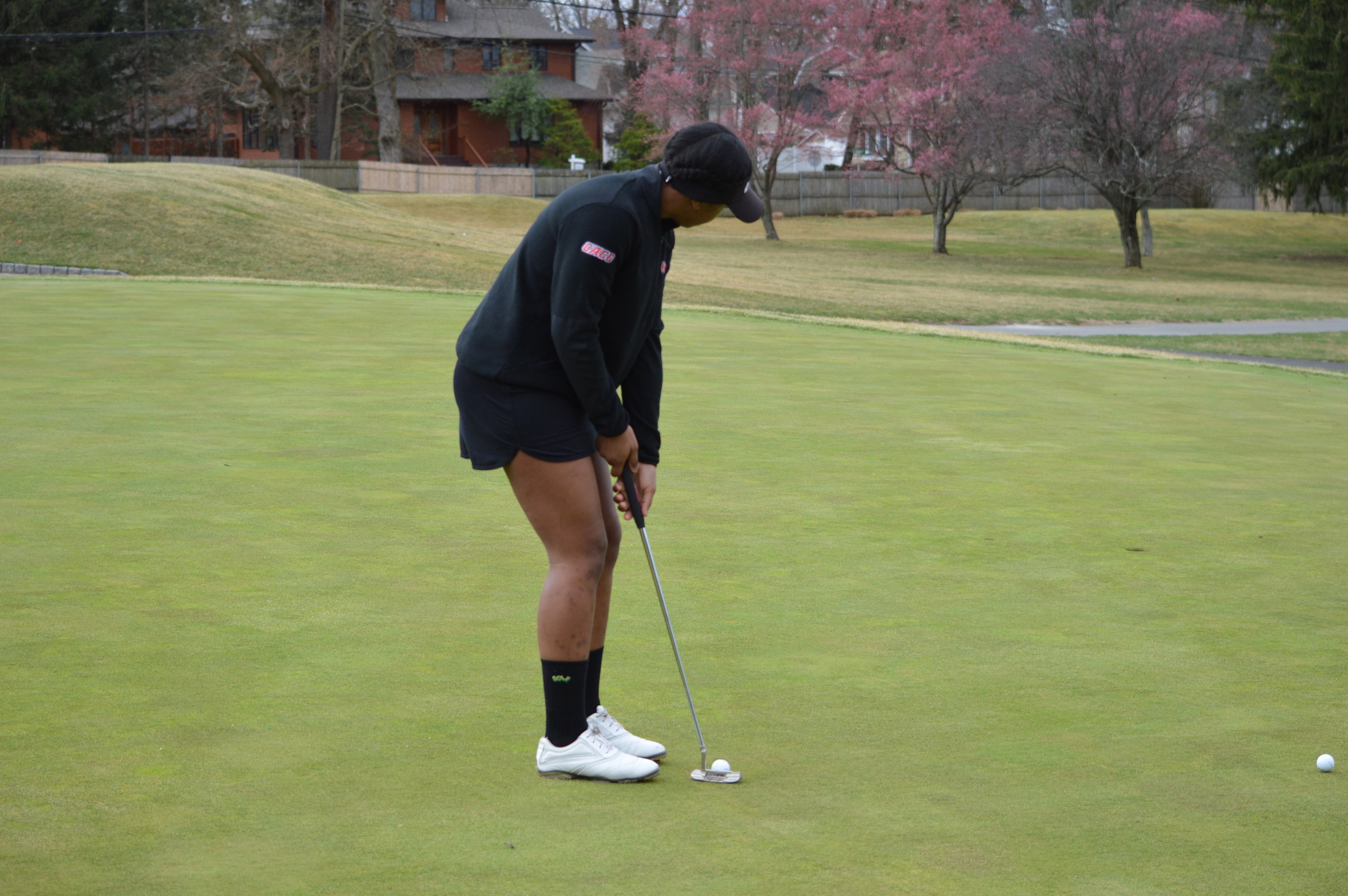 WOMEN'S GOLF TAKE PART IN CHARGER CHALLENGE