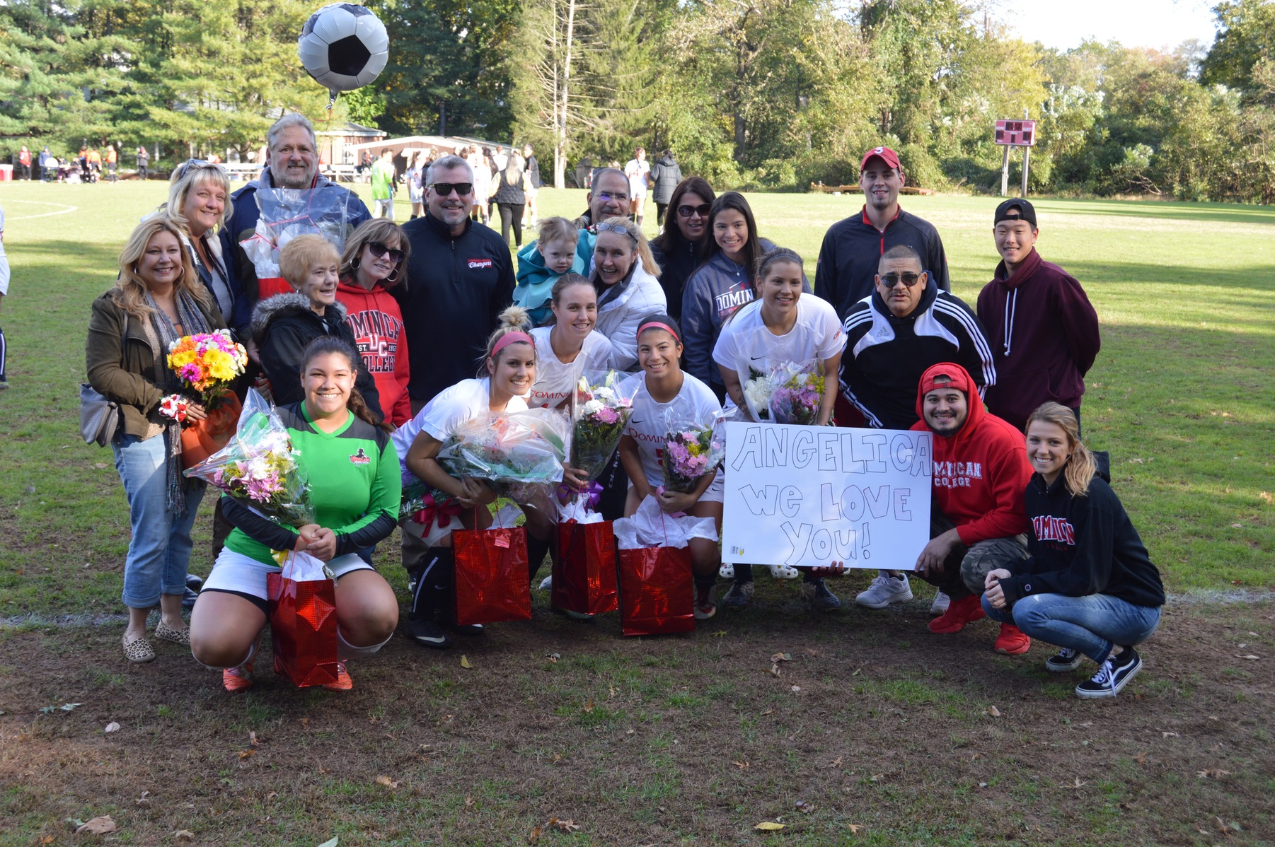 WOMEN'S SOCCER EARNS TRIP TO PLAYOFFS WITH WIN ON SENIOR DAY