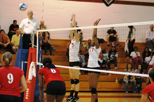 LADY CHARGERS VOLLEYBALL CRUISE TO VICTORY OVER FELICIAN COLLEGE