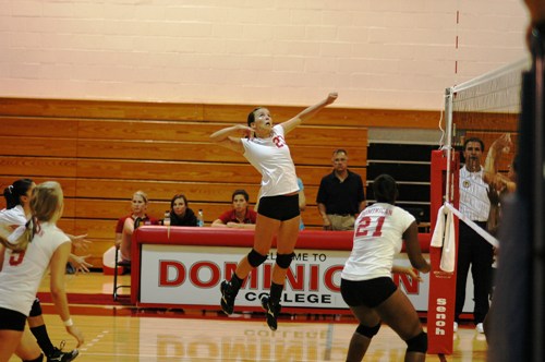 WOMEN'S VOLLEYBALL DOWNS BLOOMFIELD COLLEGE