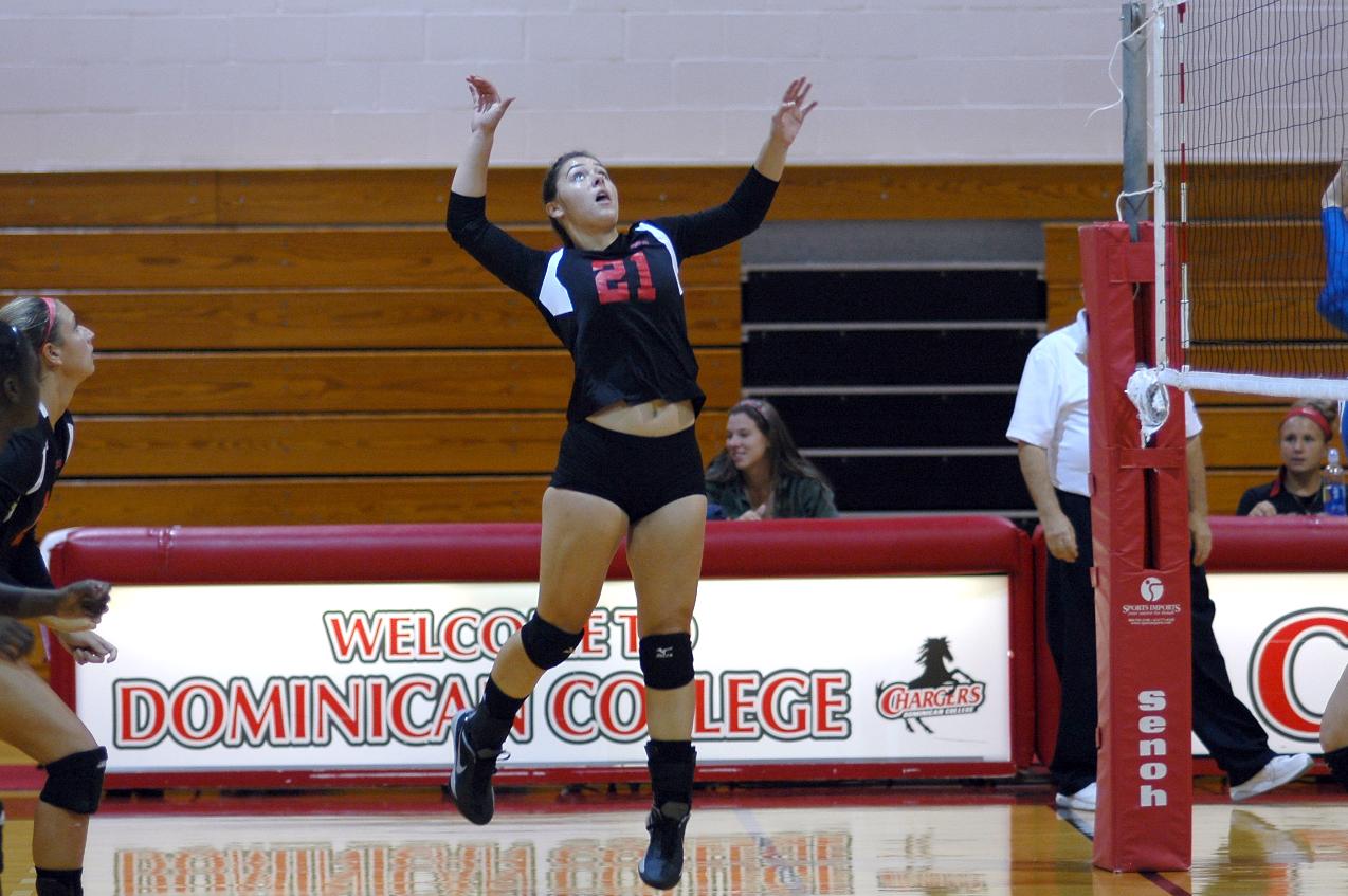 WOMEN'S VOLLEYBALL END LOSING STREAK WITH VICTORY OVER CONCORDIA COLLEGE